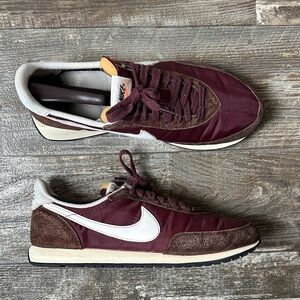 Nike Men's Waffle Sneakers